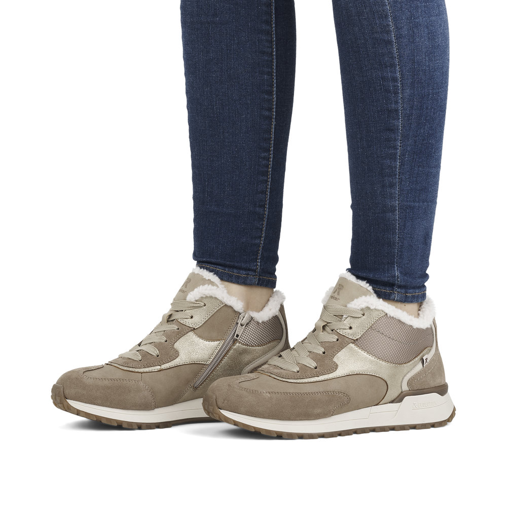фото Бежевые утепленные кроссовки из кожи и экокожи rieker evolution