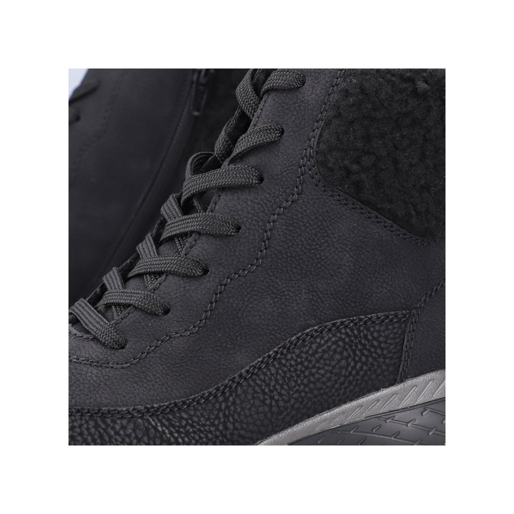 фото Черные утепленные ботинки из экокожи rieker