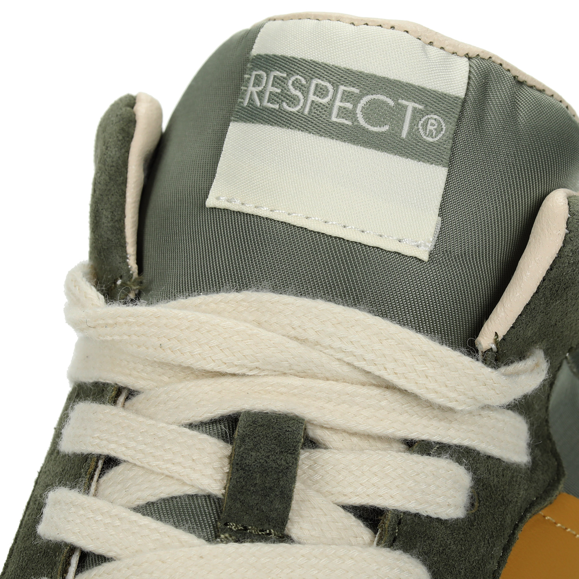 фото Зеленые утепленные кроссовки из велюра и текстиля respect