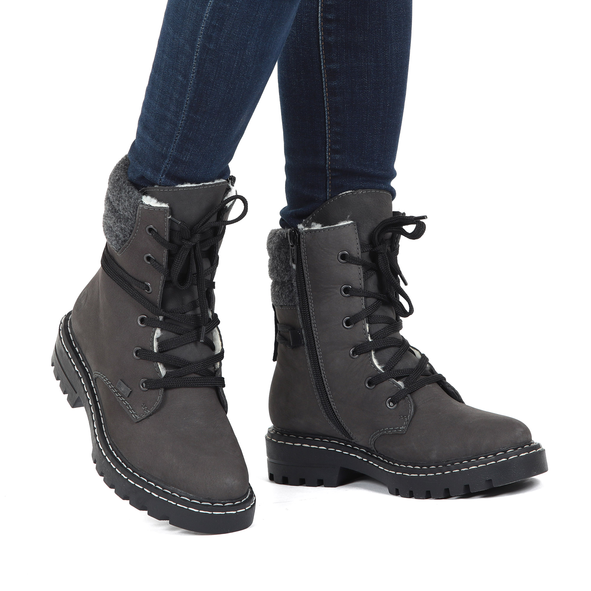 Черные ботинки из комбинированных материалов на подкладке из искусственной шерсти на тракторной подо Rieker, размер 39, цвет серый - фото 2