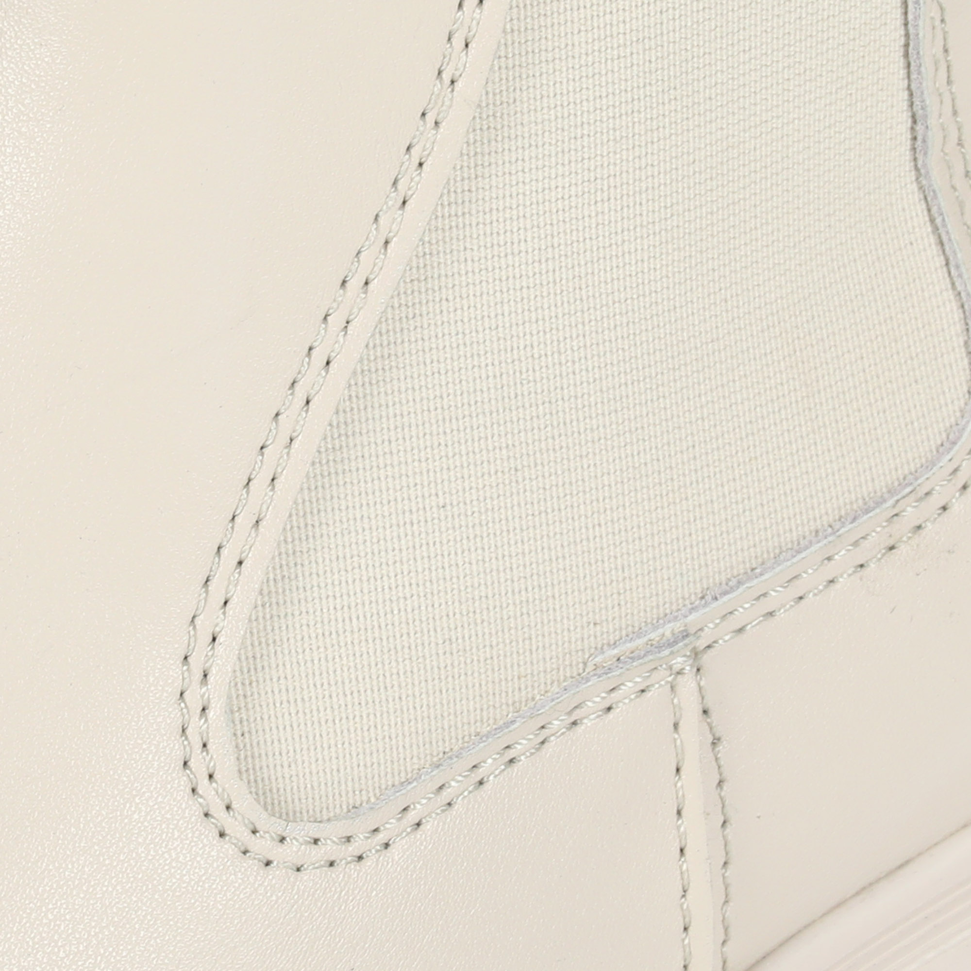 фото Молочные ботинки челси из кожи на подкладке из натуральной шерсти на тракторной подошве respect