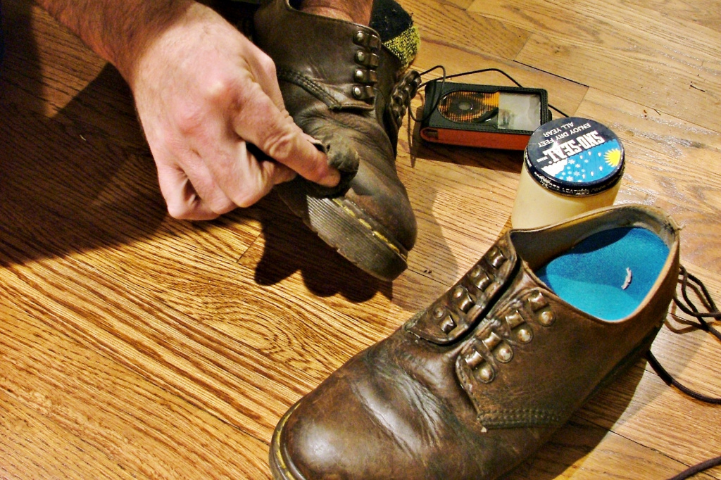 Средства для защиты обуви от влаги