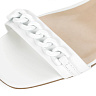 Белые босоножки с декором из цепи из кожи на подкладке из экокожи на квадратном каблуке