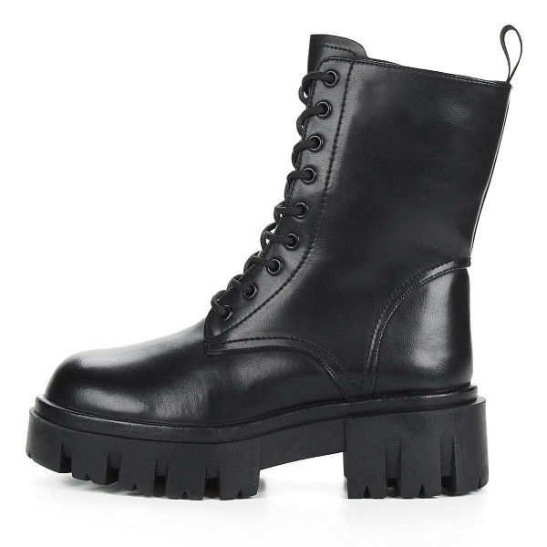 Черные высокие ботинки из кожи на подкладке из натуральной шерсти на тракторной подошве
