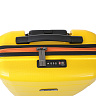 Жёлтый вместительный чемодан из полипропилена