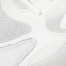 Белые кроссовки из текстиля без подкладки на утолщенной подошве
