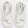Белые сандалии из кожи на подкладке из натуральной кожи на утолщенной подошве
