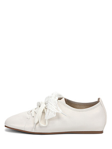 Белые туфли из кожи