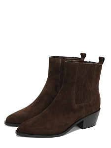 Коричневые ботинки из велюра