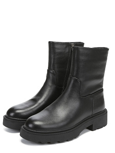 Черные ботинки из кожи