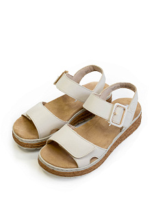 Бежевые босоножки из экокожи