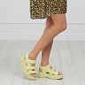 Желтые сандалии из текстиля на платформе