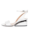 Белые кожаные босоножки CorsoComo