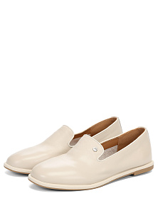 Бежевые лоферы из кожи