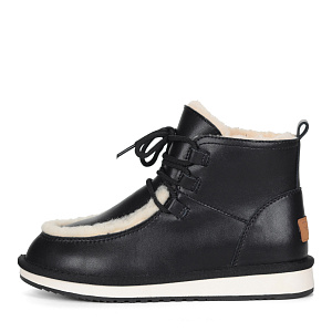 Черные ботинки  из кожи на подкладке из натуральной шерсти на контрастной подошве