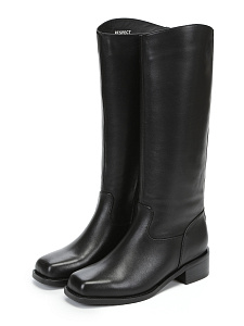 Черные зимние сапоги из кожи