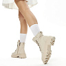 Светло-бежевые ботинки на шнуровке из кожи на подкладке из натуральной шерсти на тракторной подошве