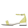 Желтые открытые туфли с закрытой пяткой из кожи на подкладке из натуральной кожи на белом квадратном каблуке