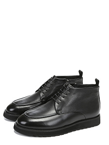 Черные ботинки из кожи