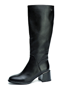 Черные сапоги из гладкой кожи