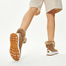 Бежевые ботинки из велюра с декоративной опушкой на подкладке из натуральной шерсти