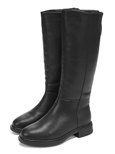 Черные зимние сапоги из кожи