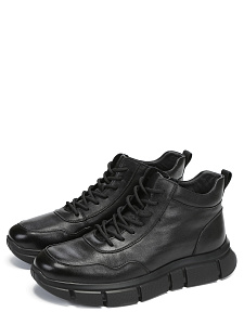 Черные кроссовки из кожи