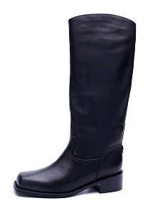 Черные зимние сапоги из кожи