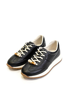 Черные кроссовки из кожи